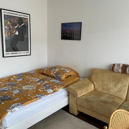 Wohnliches , Behagliches Zimmer Mit Balkon Und Wifi Monchengladbach Exterior photo